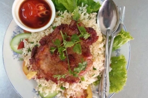 Quán Ăn Tân Hào Ký - Cơm Chiên, Nui & Mì Xào