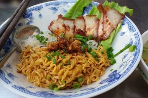Quán Ăn Thái Bình Ký - Hủ Tiếu Xá Xíu & Bánh Tuyết Mochi