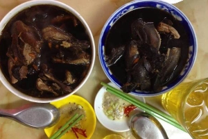 Quán Ăn Thanh Hiền - Gà Ác Tần, Bánh Cuốn Nóng