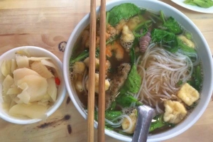 Quán Ăn Thảo Chi - Bún Hải Sản & Bún Chả Quạt Ninh Bình