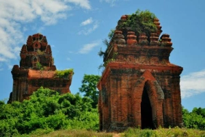 Tháp Bánh Ít