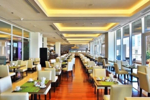 Nhà Hàng The FarmHouse Restaurant - Zen Diamond Suites Hotel