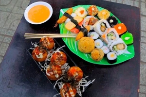 Quán Ăn Sushi Viên 1K - The Moon