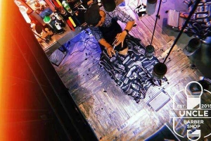 The Uncle Barber - Nguyễn Biểu