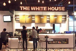 The White House Coffee - Văn Quán