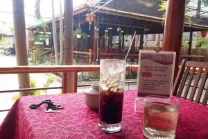 Thôn Vỹ Cafe