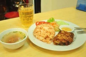 Quán Ăn Thu Trang - Cơm Gà, Hủ Tiếu Xào & Mì Xào
