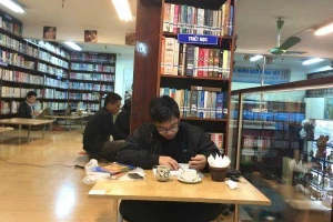 Thư Viện Café Đông Tây - Trần Đăng Ninh