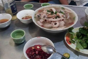 Quán Ăn Thưởng Thu - Cháo Lòng & Tiết Canh