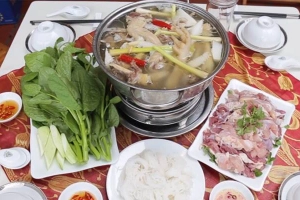 Quán Ăn Nhà Hàng Thủy - Tôm Sauna