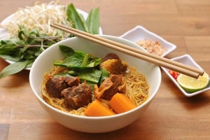 Thuỳ Trang - Hủ Tiếu Bò Kho & Các Món Điểm Tâm