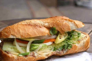 Tiệm Bánh 2T - Bánh Mì & Bánh Hỏi Heo Quay