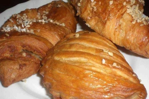 Tiệm Bánh 33 - Bánh Mặn & Bánh Ngọt