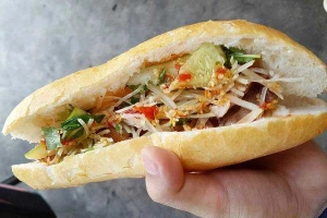 Tiệm Bánh A Bình - Lò Bánh Mì & Heo Quay