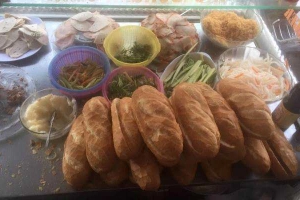 Tiệm Bánh Bánh Mì Ba Lắc
