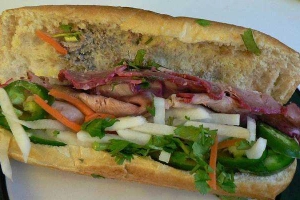 Tiệm Bánh Bánh Mì 73