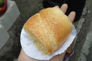 Tiệm Bánh Bánh Mì & Bánh Ngọt - Chiến Thắng