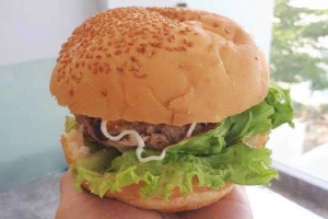 Tiệm Bánh Bánh Mì Hamburger & Hotdog