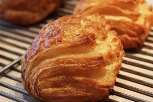 Tiệm Bánh Bánh Mì Hoàng Gia - Lạc Long Quân