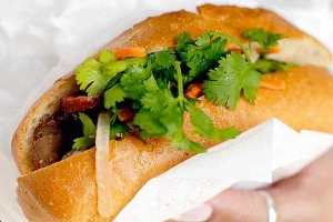 Tiệm Bánh Bánh Mì Hoàng Thanh