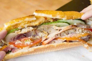 Tiệm Bánh Bánh Mì Hồng Lạc - Huỳnh Thiện Lộc