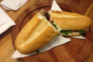 Tiệm Bánh Bánh Mì Hồng Liên