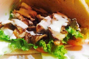 Tiệm Bánh Bánh Mì Kebab Táo Đỏ - Phan Đình Phùng