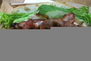 Tiệm Bánh Bánh Mì Kẹp - Ga Quốc Nội