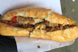 Tiệm Bánh Bánh Mì Nóng - Chùa Láng