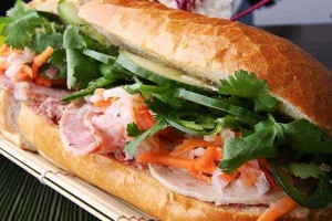 Tiệm Bánh Bánh Mì Phước Hậu