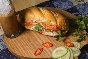 Tiệm Bánh Bánh Mì Quỳnh Hương - Phan Văn Hân