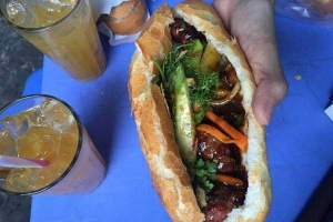 Tiệm Bánh Bánh Mì Thịt Nướng - Bánh Mì Biến Tấu