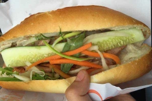 Tiệm Bánh Bánh Mì Út Kiêm 146 - Quốc Lộ 13