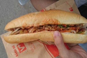 Tiệm Bánh Bánh Mì V+ - Tuệ Tĩnh