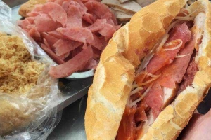 Tiệm Bánh Bánh Mì & Xôi Mặn