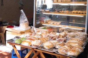Tiệm Bánh Bánh Ngọt Tùng Lâm