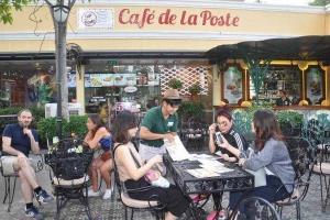 Tiệm Bánh Café De La Poste - Công Xã Paris