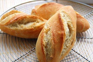 Tiệm Bánh Chín Sài Gòn - Lò Bánh Mì