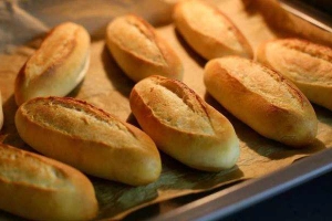 Tiệm Bánh Délicieux Cadeau - Bánh Ngọt & Bánh Sinh Nhật
