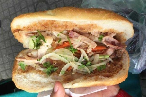 Tiệm Bánh Đông Ký 63 - Lò Bánh Mì, Heo Quay & Vịt Quay