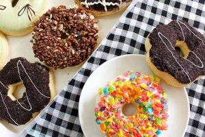 Tiệm Bánh Thế Giới Donut Cake - Hai Bà Trưng