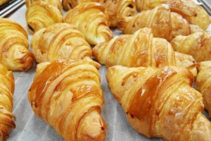 Tiệm Bánh Gee's Bakery