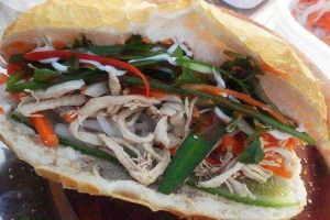 Tiệm Bánh Hoa Đất - Bánh Mì Gà