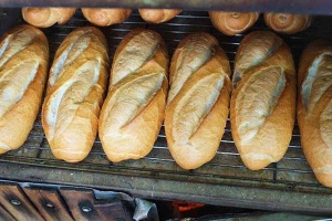 Tiệm Bánh Hoàng Linh - Lò Bánh Mì