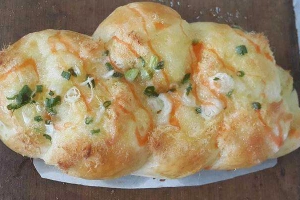 Tiệm Bánh Hoàng Long - Bánh Mì & Humberger