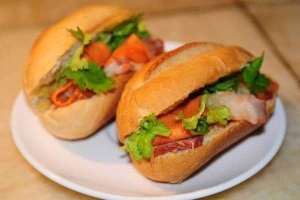 Tiệm Bánh Hùng Dung - Bánh Mì Hà Nội - Đặng Văn Bi
