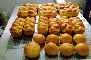 Tiệm Bánh Hùng Lan Bakery