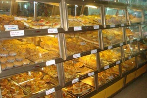 Tiệm Bánh Hùng Phát Bakery - Phan Bội Châu