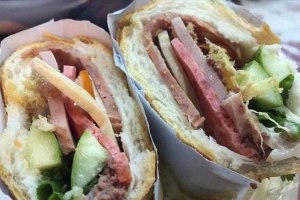 Tiệm Bánh Bánh Mì Huỳnh Hoa - Bánh Mì Pate