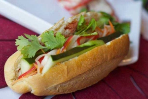 Tiệm Bánh Kim Ngân - Bánh Mì Thịt